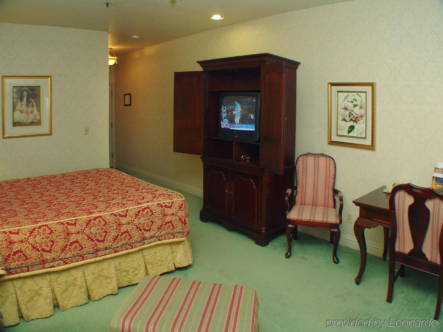 Carlyle Hotel Campbell Room photo